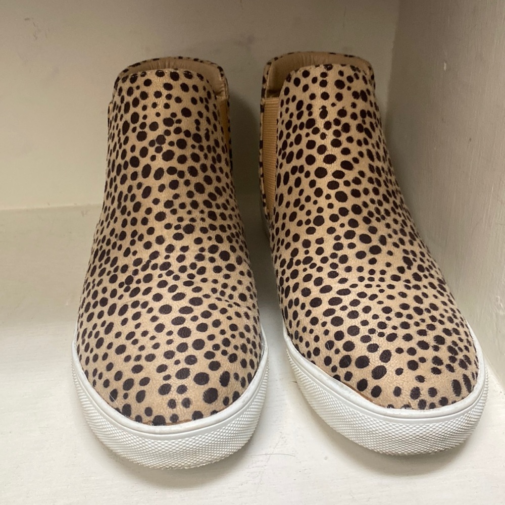 Cute leopard print comfy high tops